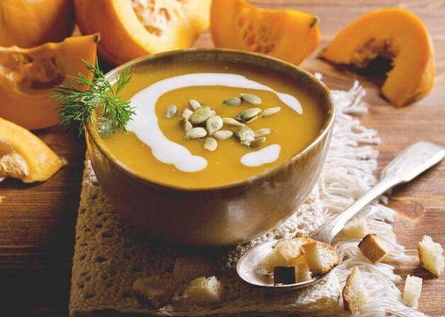 În timpul unui curs acut de gastrită, trebuie consumate supe cremoase. 
